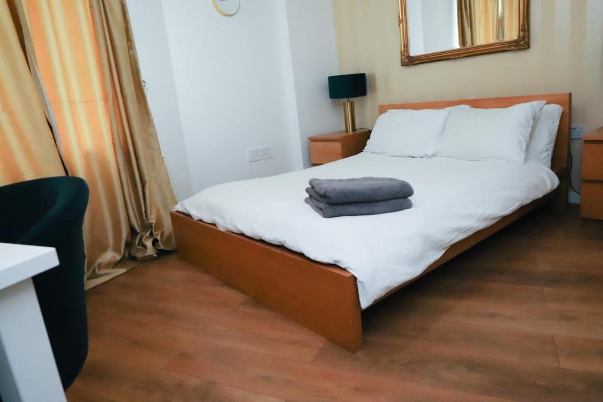 Great Location, Direct Links To Bridge! Apartamento Londres